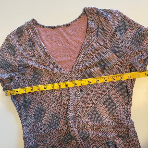 BCBGMaxazria Maebelle Peplum Jacquard Top Womens Medium V-Neck Asymmetrical - Picture 8 of 9